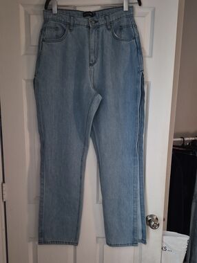 PrettyLittleThing Light Wash High Rise Straight Jeans